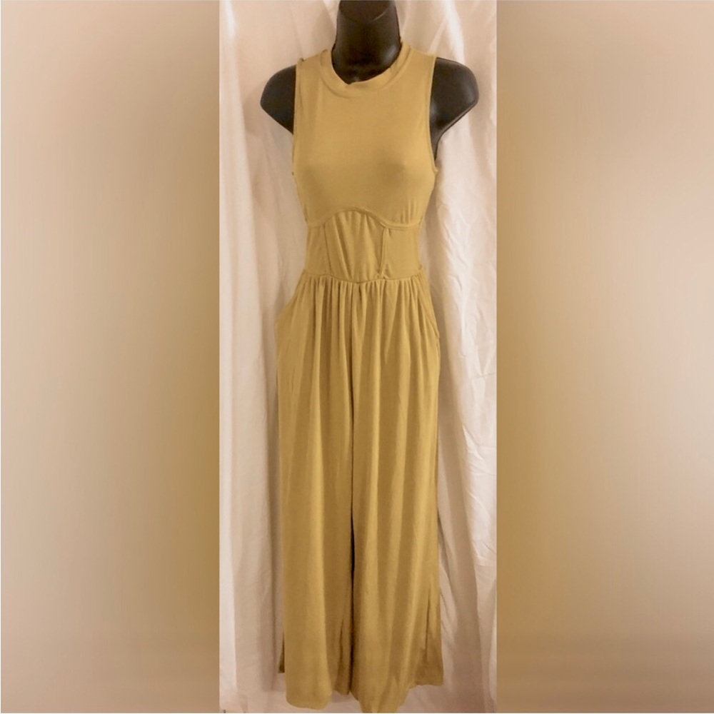 Tanā caramel mockneck shaped waist ribbed knit jumpsuit size medium brand new